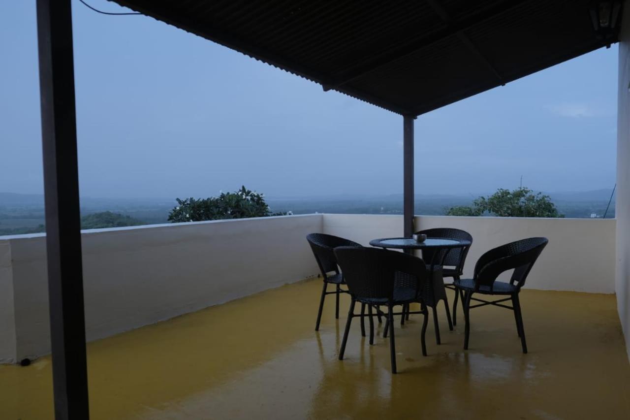 Hotel Ashirwad Junagadh Luaran gambar