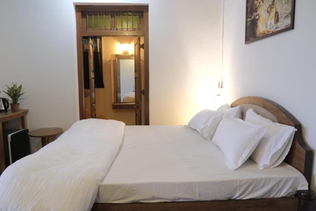 Hotel Ashirwad Junagadh Luaran gambar