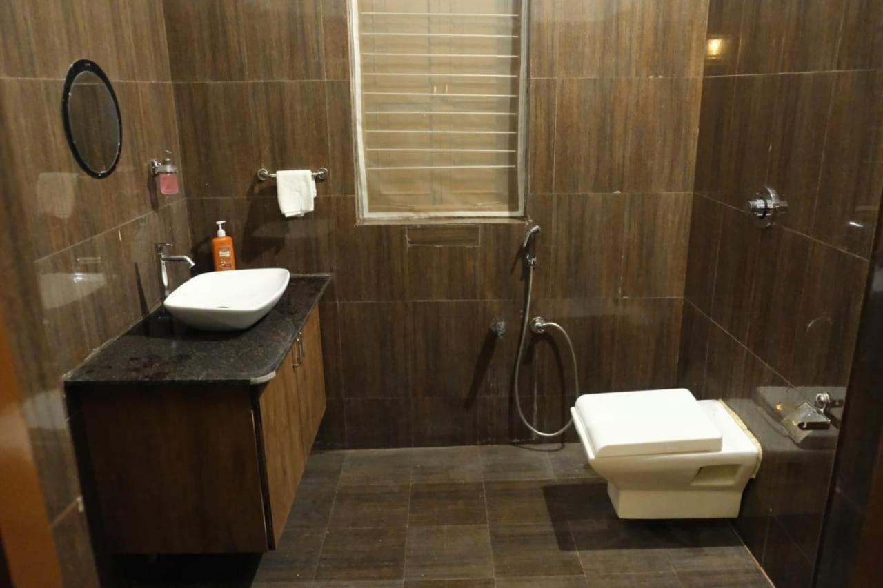 Hotel Ashirwad Junagadh Luaran gambar